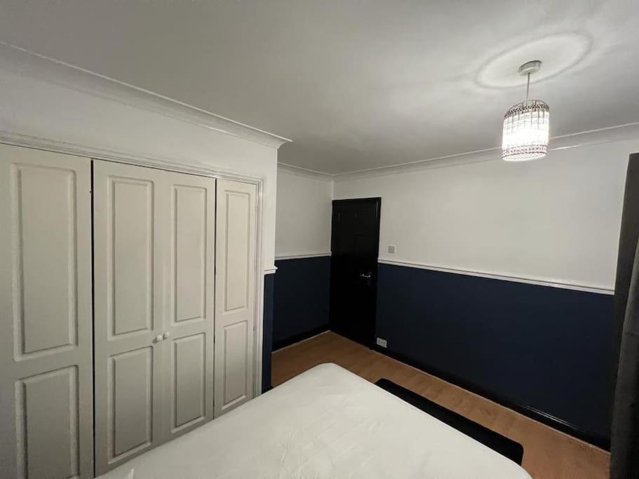 Cheerful 3 Bed House With Free Parking. Villa Nottingham Buitenkant foto