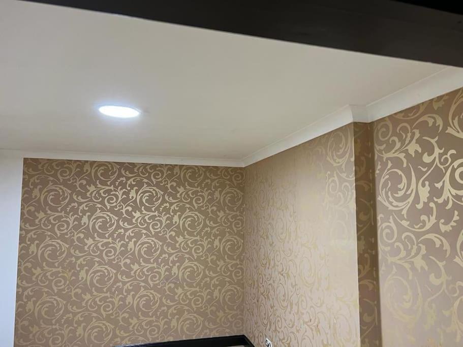 Cheerful 3 Bed House With Free Parking. Villa Nottingham Buitenkant foto